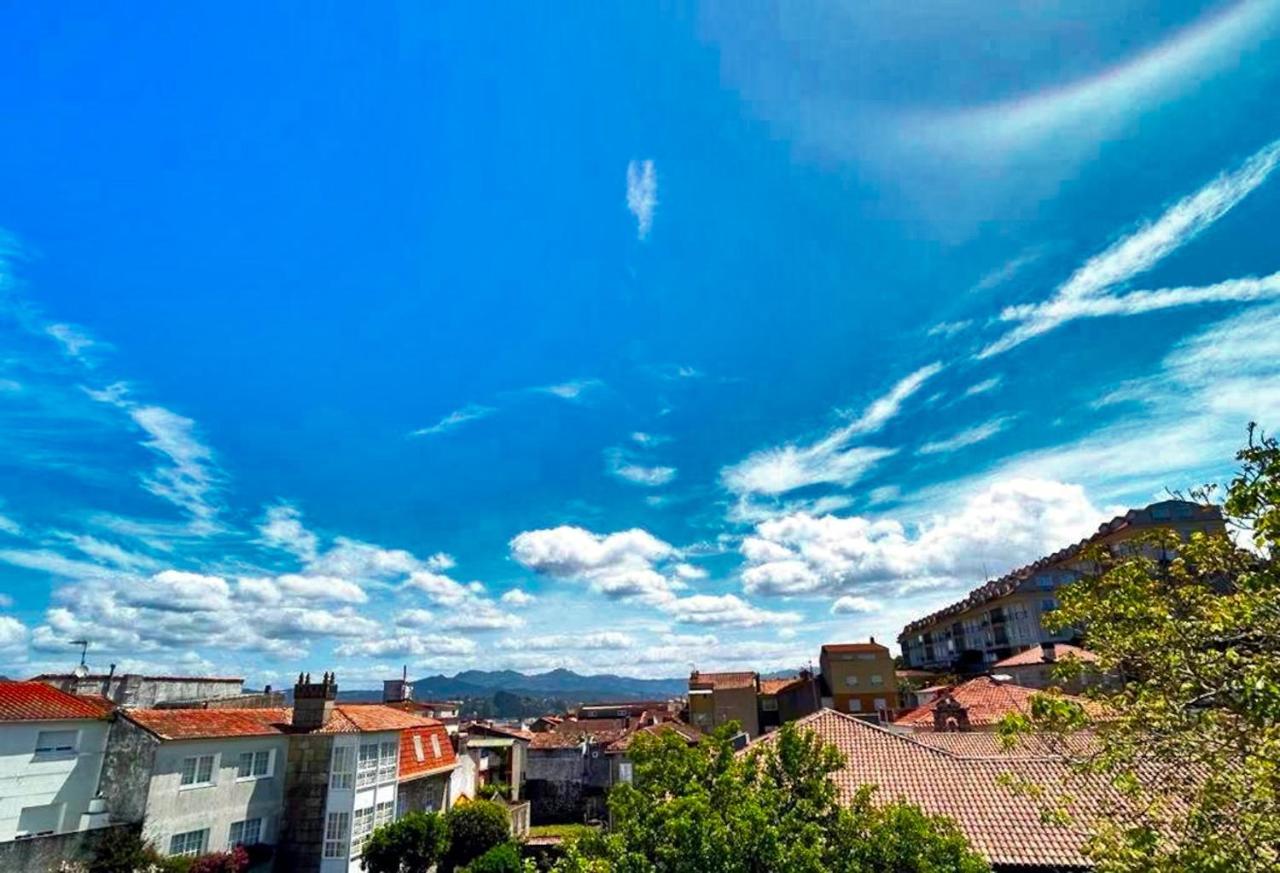 Holibai, Curuxa, Tranquilidad En El Casco Historico De Baiona Exterior foto